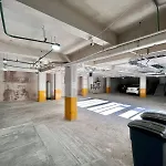 1 Bd Apt Top Location! Gym, Pool