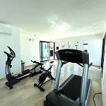 1 Bd Apt Top Location! Gym, Pool