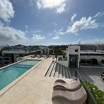 1 Bd Apt Top Location! Gym, Pool